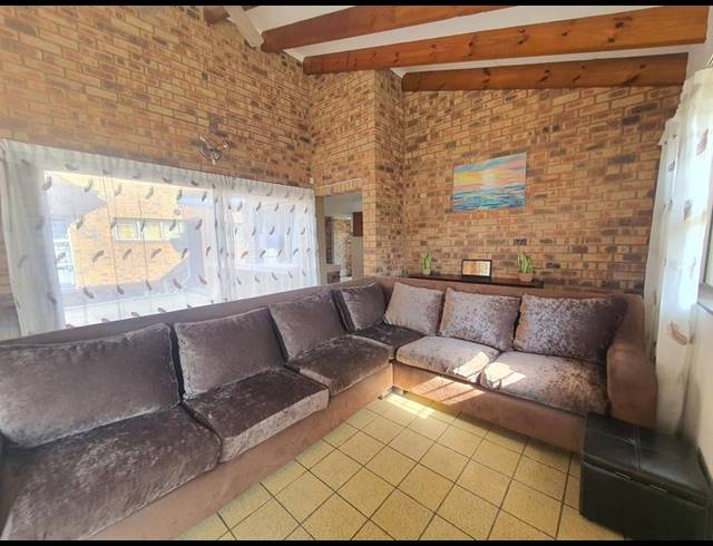 7 BEDROOM HOUSE FOR SALE IN DOC WILSON POINT